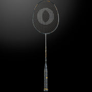 OLIVER badminton racket, Extreme 75 model, black racket with a black grip against a dark background
